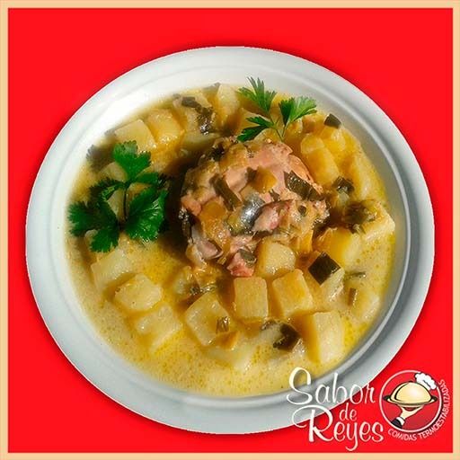 Pollo De Las Sierras Con Papas A La Salsa De Puerr